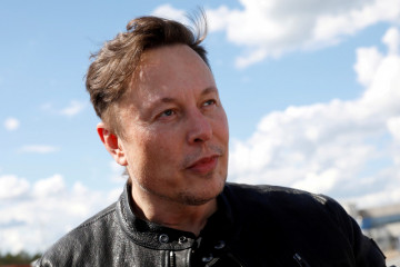 Elon Musk "setengah-berpisah" dengan pacarnya