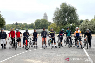 Komunitas pesepeda RI di London sambangi kota Oxford untuk galang dana