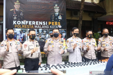 Polresta Malang Kota gagalkan peredaran ribuan botol miras ilegal