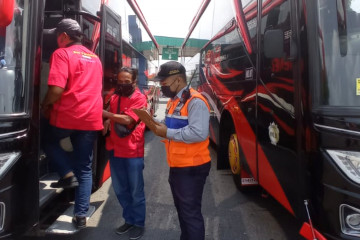 DIY putar balik 10 bus pariwisata tak lolos skrining kartu vaksin