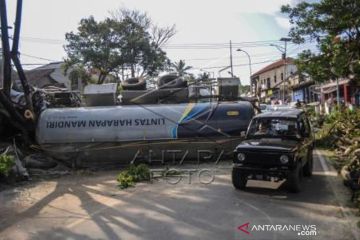 Dua Meninggal Akibat Kecelakaan Tunggal Truk Di Nagreg