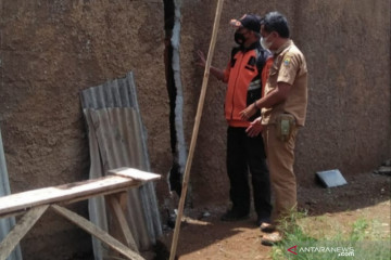 Ratusan rumah di Cianjur terdampak pergerakan tanah