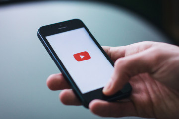 YouTube akan blokir konten anti vaksin