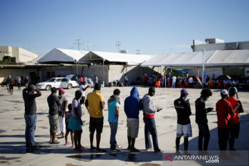 Ratusan migran di Meksiko berebut permohonan suaka