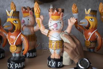 Suvenir maskot PON Papua