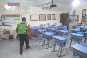 Jelang PTM di Bali, petugas Satgas sterilisasi gedung sekolah