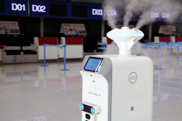 Dua robot pendisinfeksi beroperasi di bandara Hefei, China