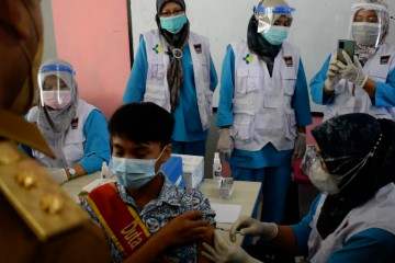 Gebyar vaksinasi pelajar SMA sederajat di Sumbar