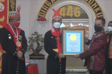 HUT Kota Ambon, Pemkot berikan penghargaan ke instansi dan media