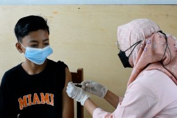 Pelajar SMP di Padang mulai disuntik vaksin jelang PTM