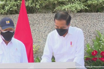 Presiden Jokowi resmikan Rusun Pasar Rumput