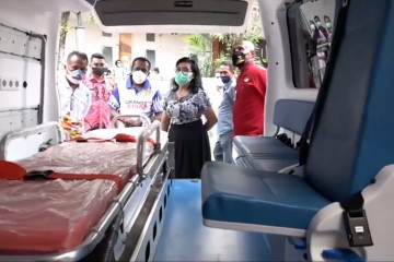 Dukung PON, Kemenkes beri 4 ambulans di Kota Jayapura