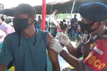 Alumni Akpol 97 vaksinasi 1.000 warga Donggala