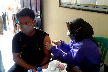 Vaksinasi COVID-19, Pandeglang sasar pelajar, Cirebon ke nelayan