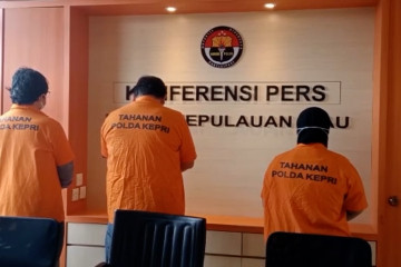 Polda Kepri tangkap tiga pengusaha terlibat pencucian uang