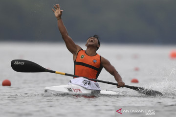 PON Papua : Riau raih medali emas canoeing MK1 200