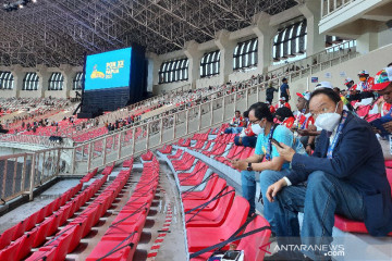 Tribun stadion pembukaan PON Papua mulai diisi penonton