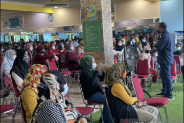 Kementerian BUMN ajak ibu-ibu Tanah Abang bergabung ke Program Mekaar