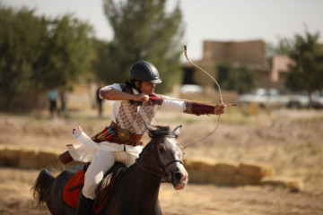 Merah Putih berkibar di kejuaraan dunia berkuda sambil memanah di Iran