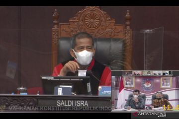 Hakim MK sebut terlalu banyak pihak terlibat dalam pemilu di Indonesia