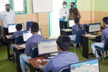 Tim Direktorat SMP tinjau pelaksanaan ANBK di Kota Madiun