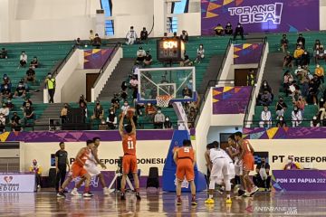Tim bola basket putra DKI dan Jateng lolos ke semifinal PON Papua