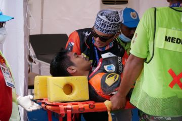 Pebalap DKI Fadly dioperasi setelah kecelakaan roadrace PON Papua