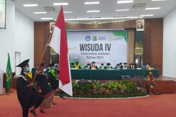 Rektor Unand minta lulusan terus mengasah kompetensi