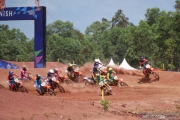 Crosser muda tuan rumah boyong emas motorcross 125cc beregu PON Papua