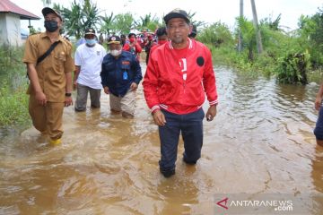 Wakil Bupati Penajam kunjungi warga korban banjir
