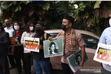 Massa protes keengganan parlemen Malaysia bahas Pandora Papers