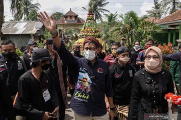 Sandiaga Uno kunjungi Desa Wisata Cikakak