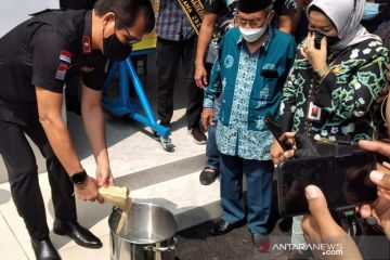 BNN Banten musnahkan barang bukti sabu dalam sandal