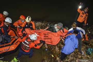Sebelas siswa MTS di Ciamis tewas tenggelam saat kegiatan Pramuka susur sungai