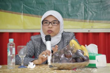 Neng Eem: Perempuan harus cerdas dan berdaya