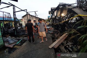 Bangunan dua tingkat di Muara Teweh ludes terbakar