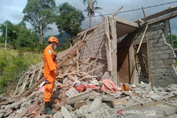 Basarnas evakuasi tiga korban meninggal akibat gempa di Bali