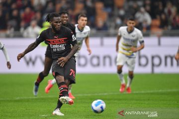 Franck Kessie diyakini tak akan bertahan di AC Milan