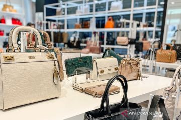 GUESS Accessories buka gerai pertamanya di Depok