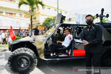 Gunakan kendaraan taktis, Presiden Jokowi sapa masyarakat di Tarakan