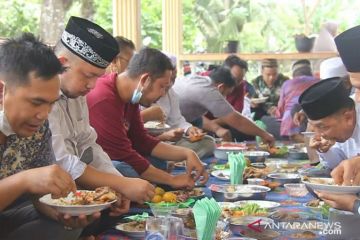 Tradisi Aruh Mulud Suku Banjar di Sergai peringati Maulid Nabi