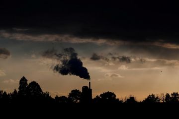 Nol karbon: Menyelamatkan bumi atau menambal emisi?