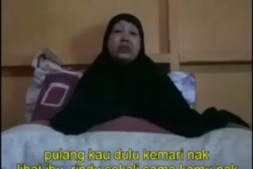 Ibu DPO MIT Poso, Ahmad Panjang minta anaknya pulang lewat video