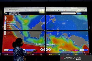 Waspada potensi hujan lebat disertai angin kencang di sejumlah wilayah