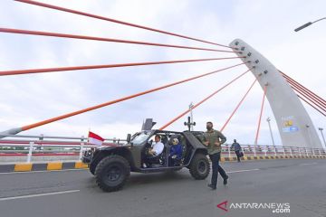 Jokowi gunakan kendaraan taktis untuk jajal Jembatan Sei Alalak