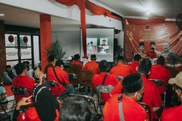 Wali Kota Surabaya sebut santri dan kaum nasionalis seiring sejalan