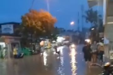 Banjir rendam Mamuju setelah hujan tiga jam