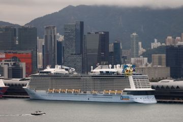 Hong Kong tahan kapal pesiar karena ABK positif COVID-19