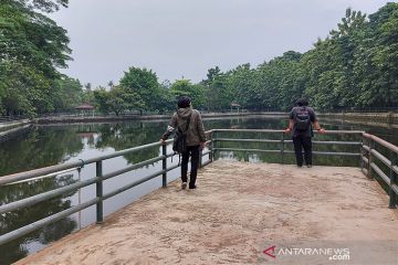 Di hari pertama pembukaan kembali, Hutan Kota Munjul sepi pengunjung