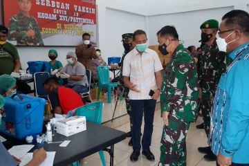 Pangdam Pattimura tinjau vaksinasi COVID-19 di Kepulauan Tanimbar